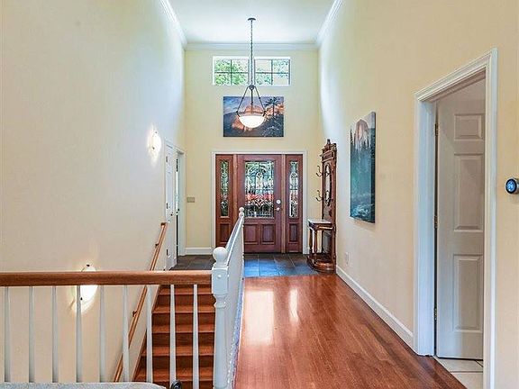 4th image of 409 Albasio Ct