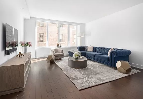 3rd image of 5 Franklin Pl APT 11C