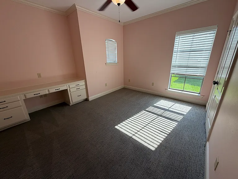 136 Captain Hm Shreve Blvd — Photo 16