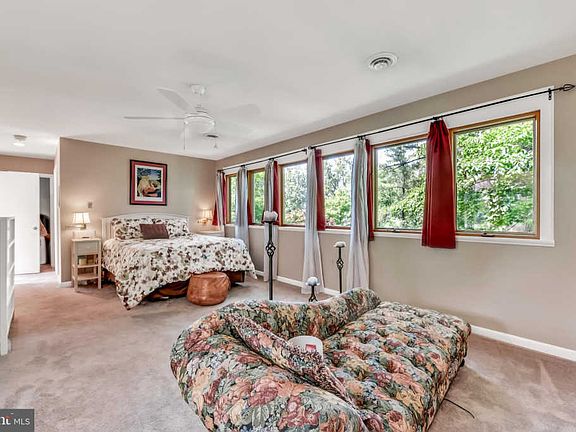 5th image of 214 Saint Swithins Ln