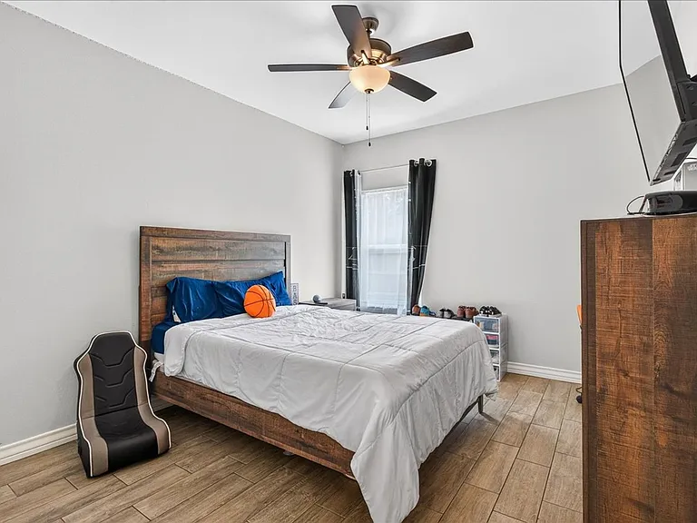 2445 Manuel Ln — Photo 41