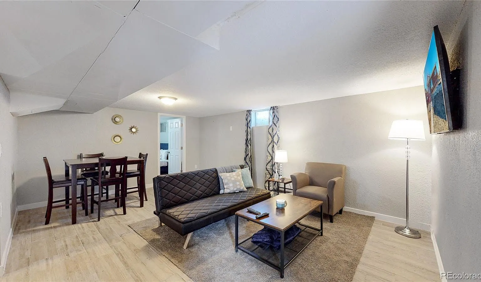 3 bed, 1.0 bath, 1161 sqft, $2,095 — Photo 3