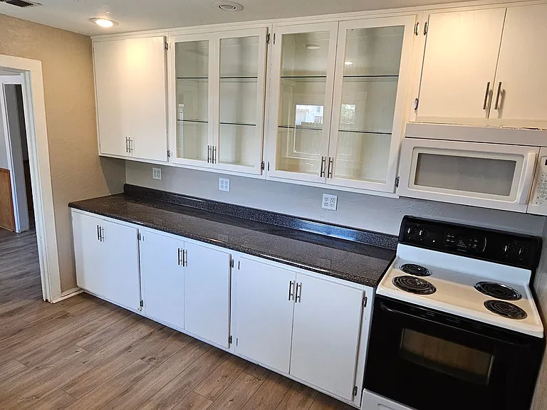 1404 S Avenue I #1119 — Photo 7