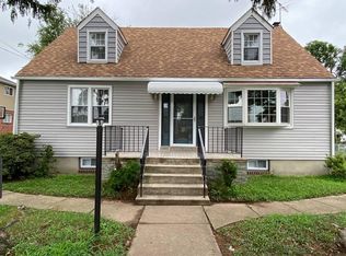 327 Pontiac St, Essington, PA 19029