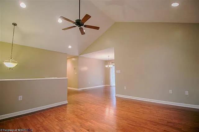 2054 Pinecrest Dr — Photo 6