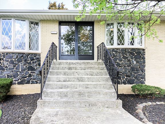 2nd image of 8833 Nashville Ave