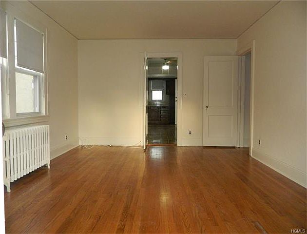1st image of 907 Lester Ave #1