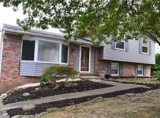 135 W Fairmeadow Dr, Canonsburg, PA