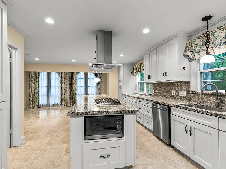 11518 Summerhill Ln — Photo 9