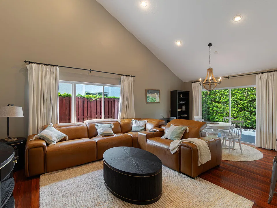 1752 Harborside Cir