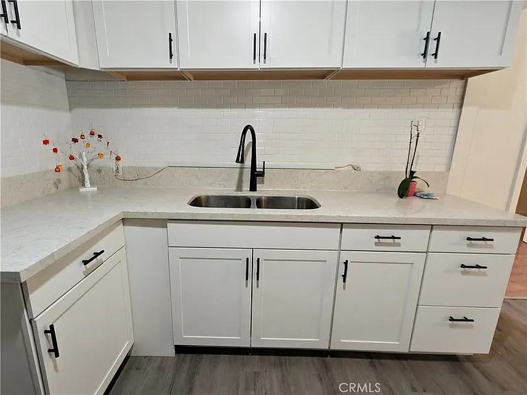 2319 Wilshire St — Photo 8
