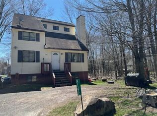 8192 Elk Ct, Tobyhanna, PA