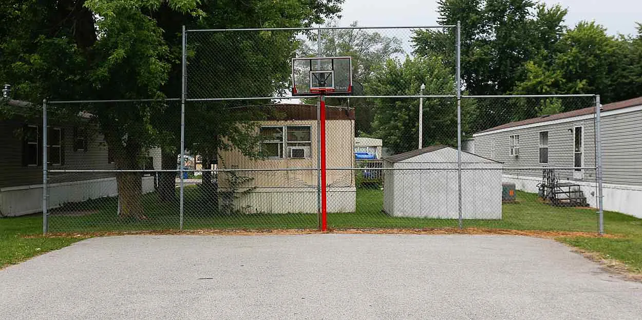 Cloverleaf Village — Photo 2