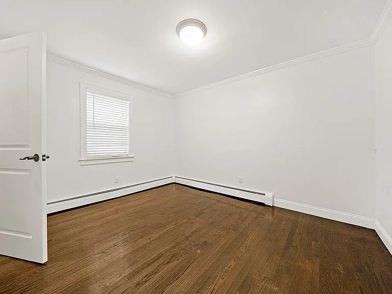 71 Oxford Ave #3 — Photo 12