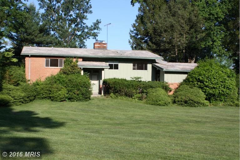 1st image of 1332 Sunny Side Ln