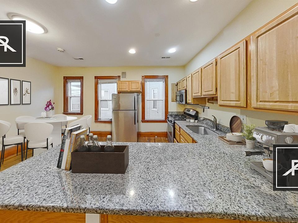 1st image of 8 Carmel St #3