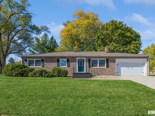 326 6th St W, Andalusia, IL 61232