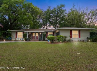 9066 N Golfview Dr, Citrus Springs, FL 34434