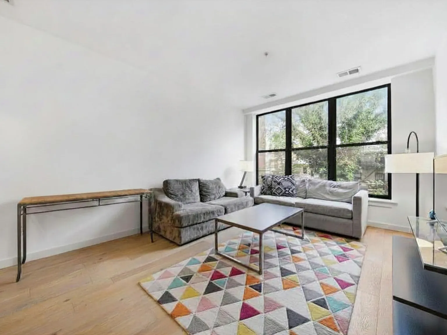 2 bed, 1.5 bath, 945 sqft, $6,900 — Photo 2