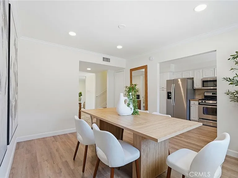 1433 S Beverly Dr — Photo 12