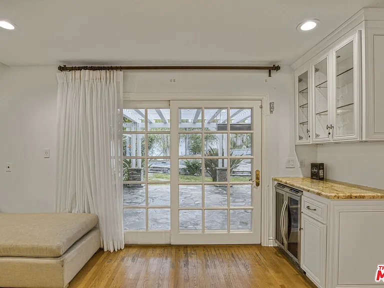 3690 Crownridge Dr — Photo 24