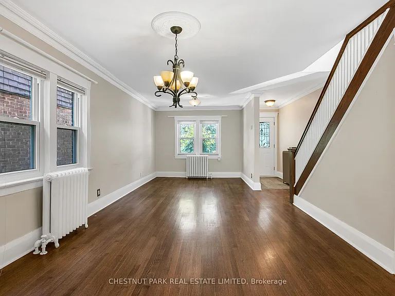 484 Merton St — Photo 16
