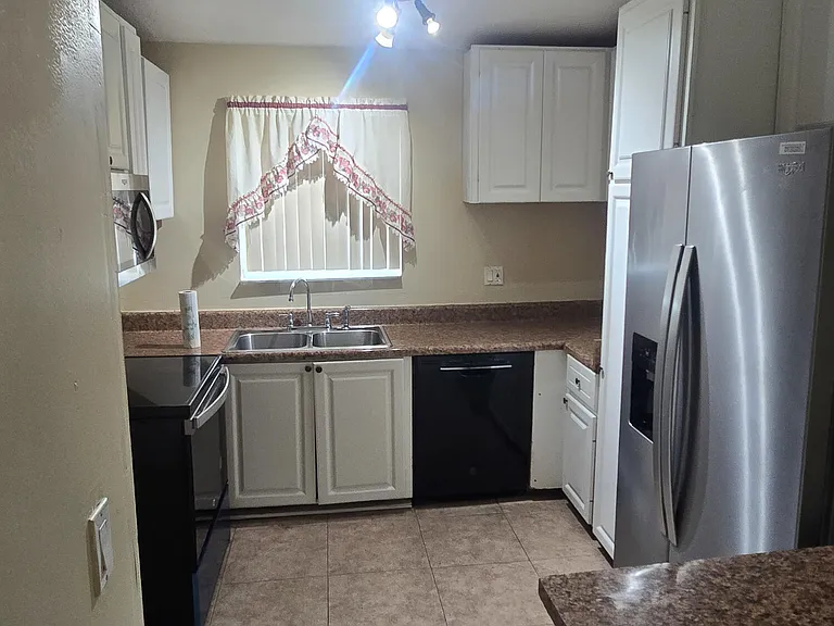 4941 Marbella Rd N — Photo 17