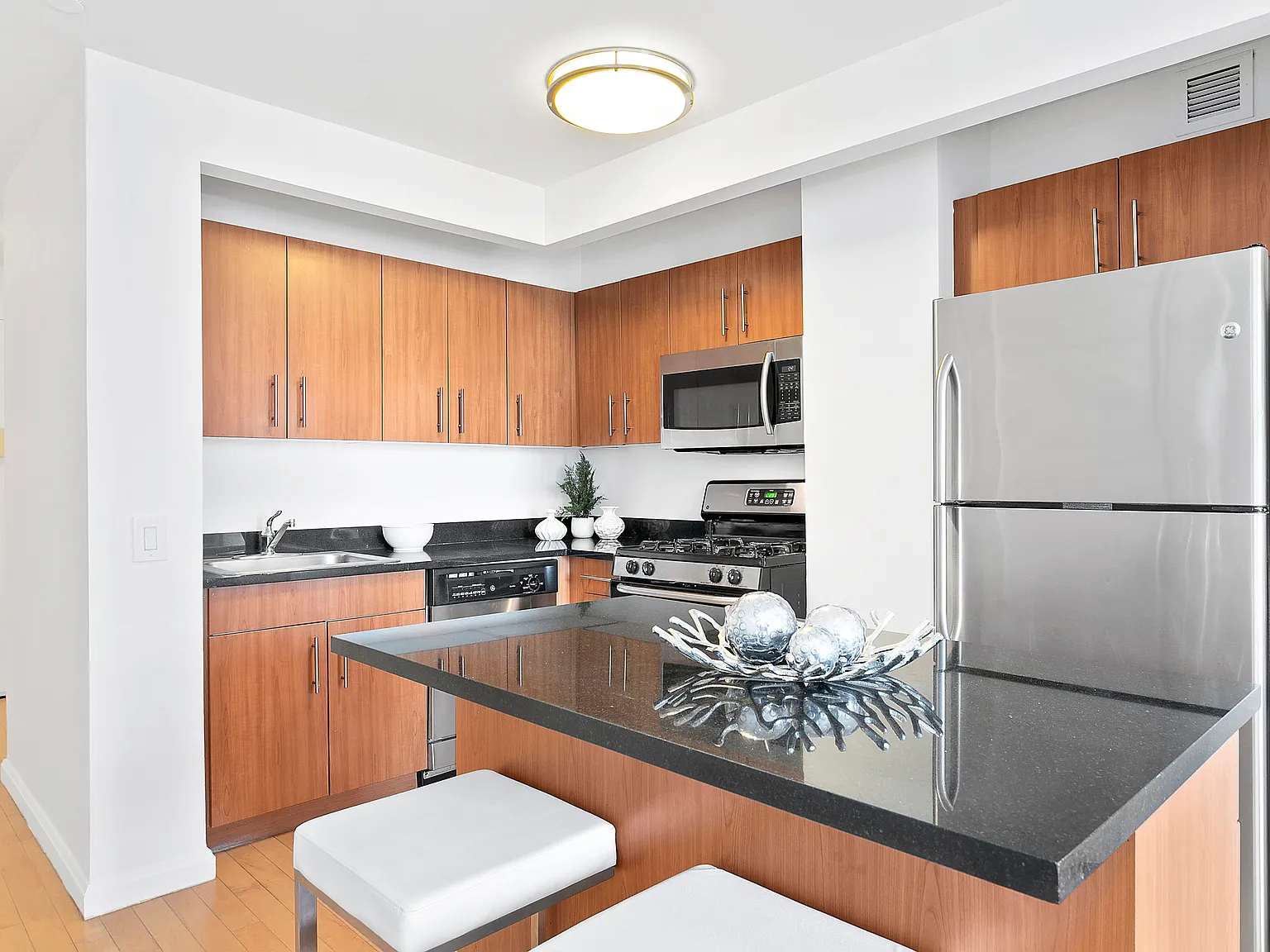 20 West St — Photo 4