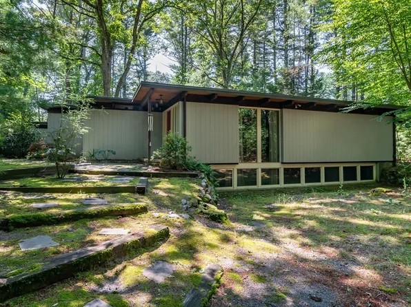 195 Thayer Farm Rd, Attleboro, MA 02703