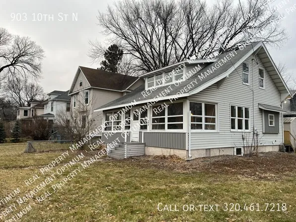 903 10th St N, Fargo, ND 58102