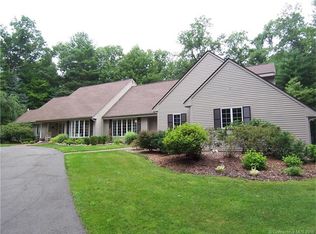 49 Lord Davis Ln, Avon, CT 06001
