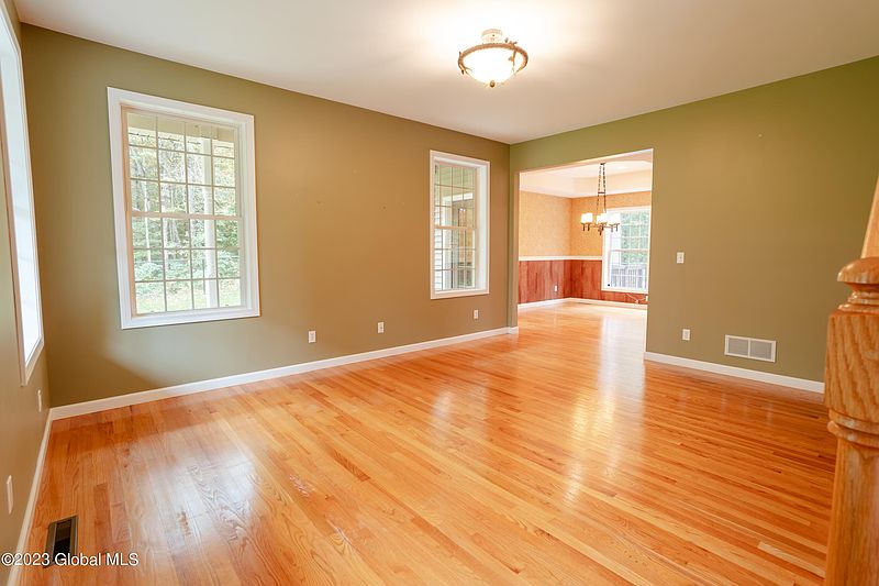 4th image of 361 Gansevoort Road
