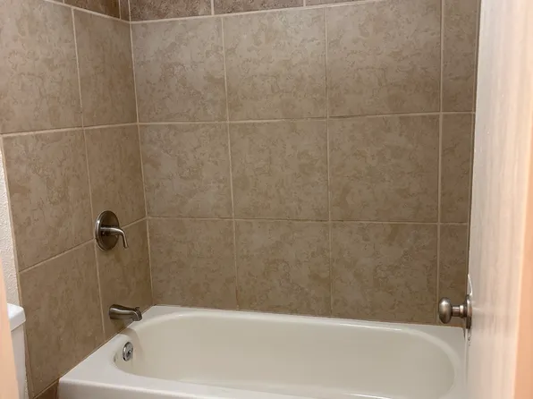 114 Lilac Way APT B, Evanston, WY 82930