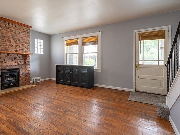 4th image of 314 Meredith St
