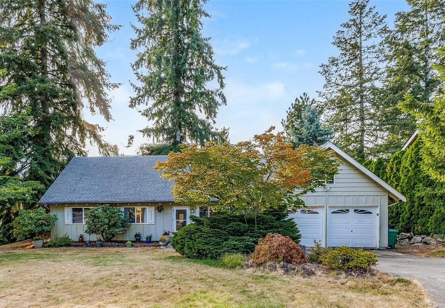 5 bed, 2040 sqft, $3,800 — Photo 1