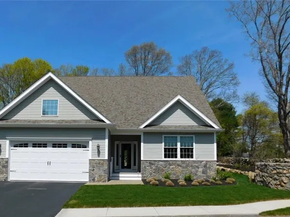 1 Abbey Ln, Westerly, RI 02891