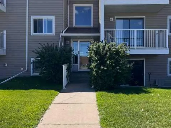 49 S Bennett St #107, Red Deer, AB T4R 1V4