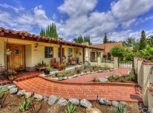 2415 N Heliotrope Dr, Santa Ana, CA 92706