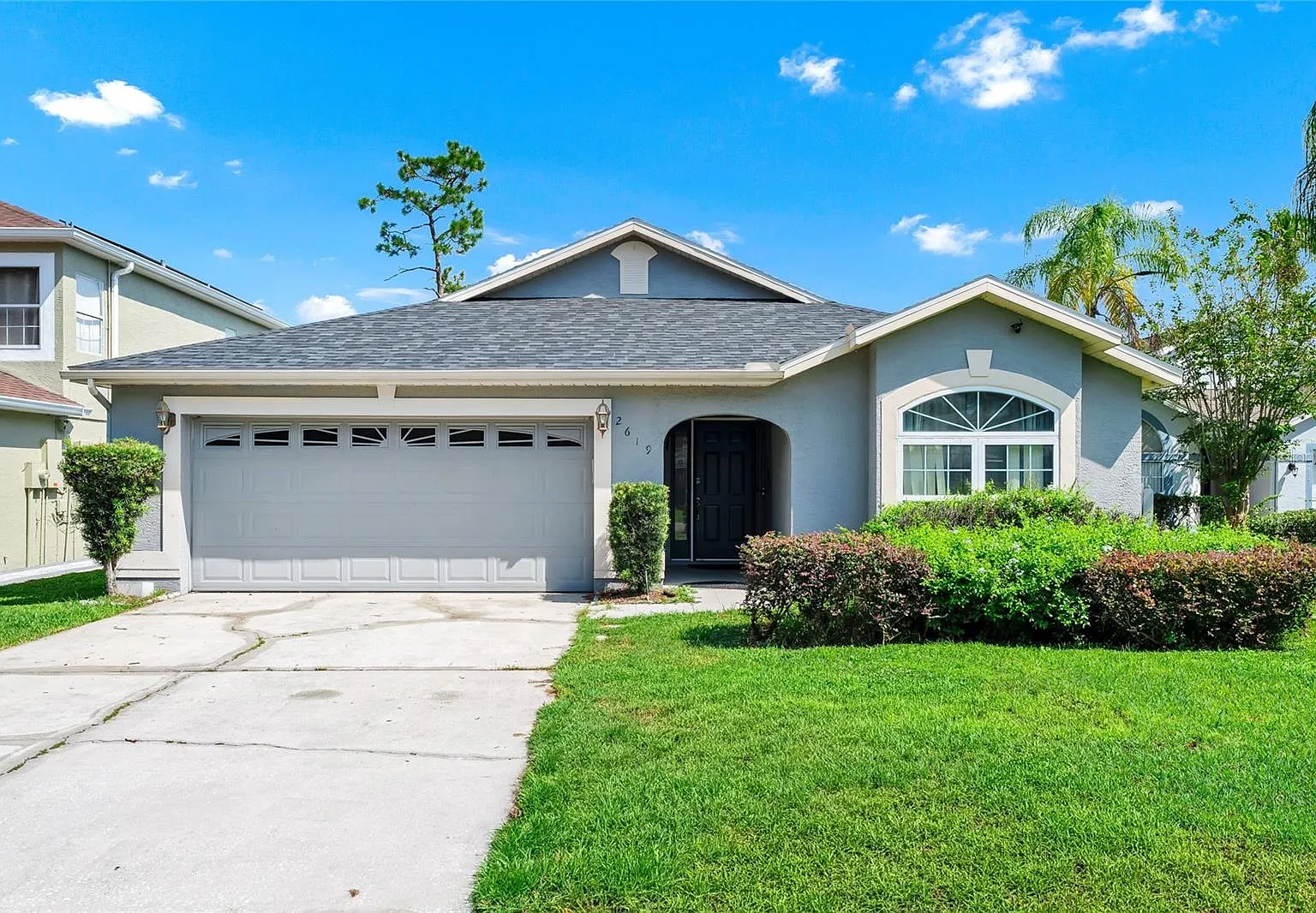 3 bed, 2.0 bath, 1669 sqft, $3,000 — Photo 1