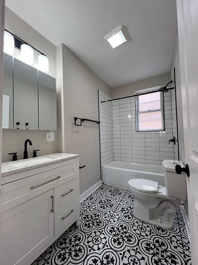 4054 Central Park — Photo 3