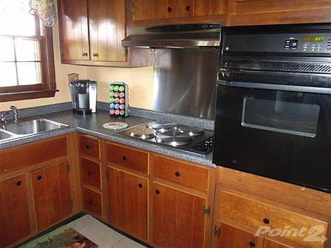 3rd image of 1220 Meadow Ln
