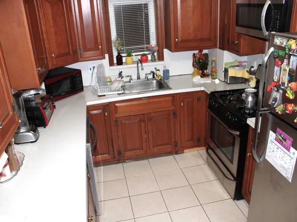 291 Maple St, Secaucus, NJ 07094