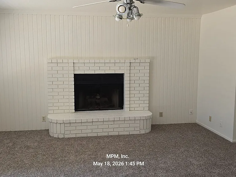 950 Player Ln — Photo 23