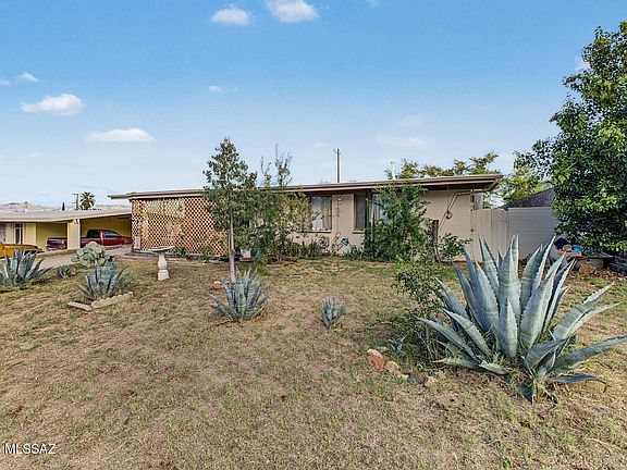 3rd image of 917 W 3rd Ave