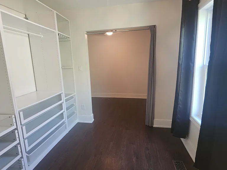 206 Caradoc St S — Photo 15