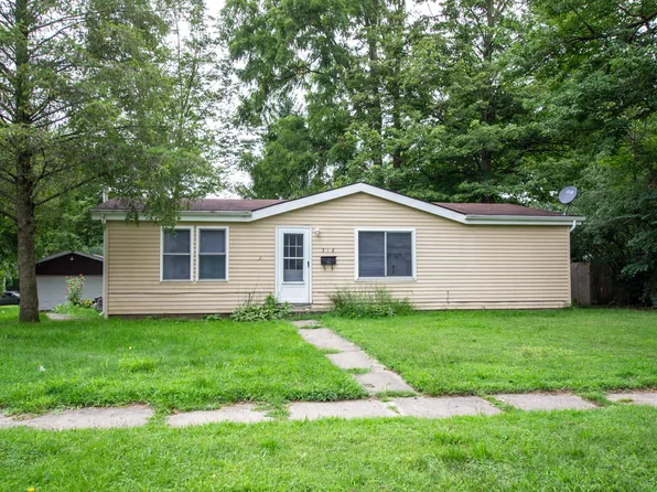 318 S East St, Cassopolis, MI 49031