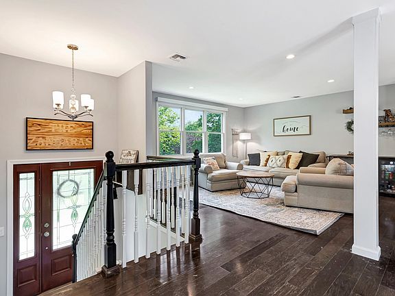 2nd image of 2 Shetland Ln