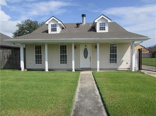 3112 Moss Ln, Violet, LA 70092