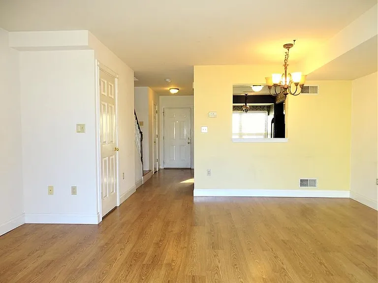 153 Melrose Ln — Photo 2