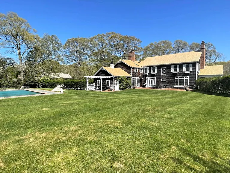 111 Cove Hollow Rd — Photo 1